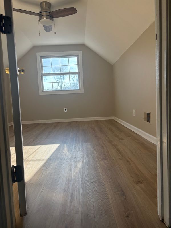 Building Photo - 8 Lynch Farm Dr