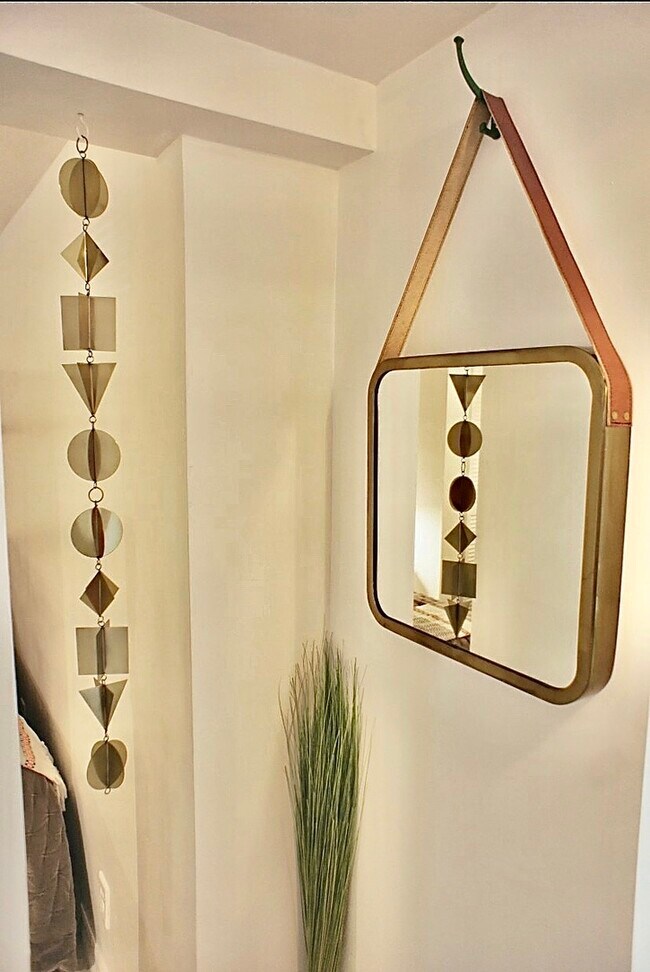 Building Photo - 21 Arenta St