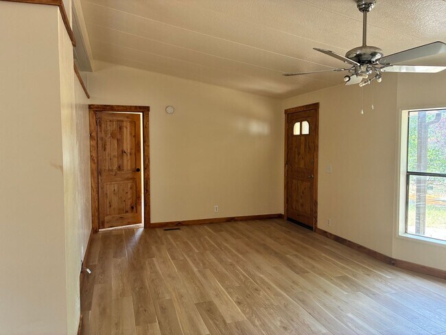 Building Photo - Fully Remodeled 5 Bedroom Home on 1 Acre with Shop, RV Parking & Stunning Views In Shady Cove