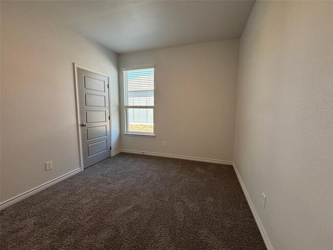 Building Photo - 722 Freedom Cir