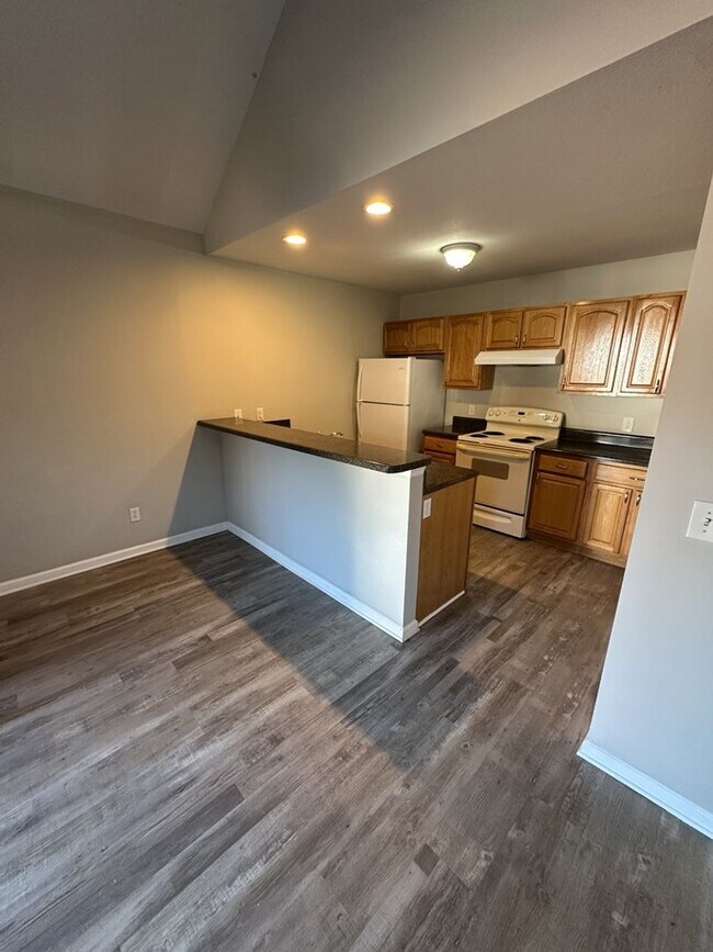 Building Photo - 2 Bedroom 1 Bathroom in Beautiful Chickamauga! Pet Friendly!