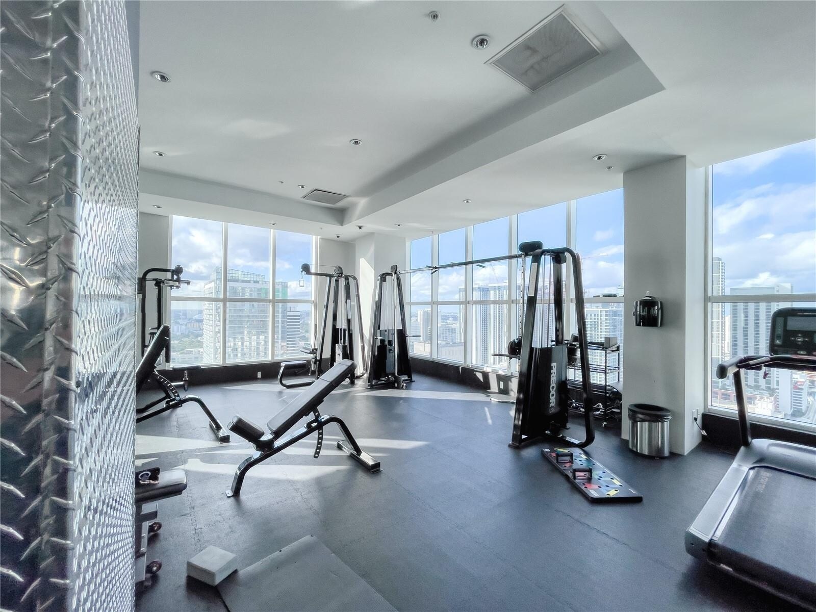 Building Photo - 133 NE 2nd Ave