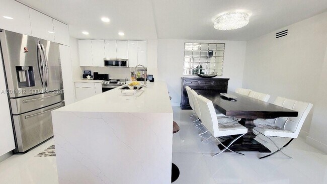 Building Photo - 250 Galen Dr