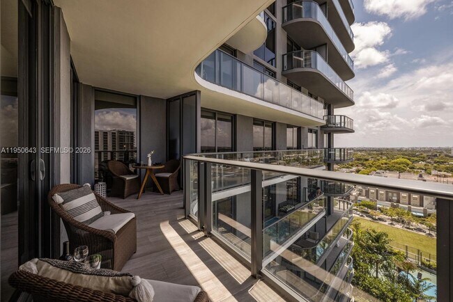 Building Photo - 121 NE 34th St