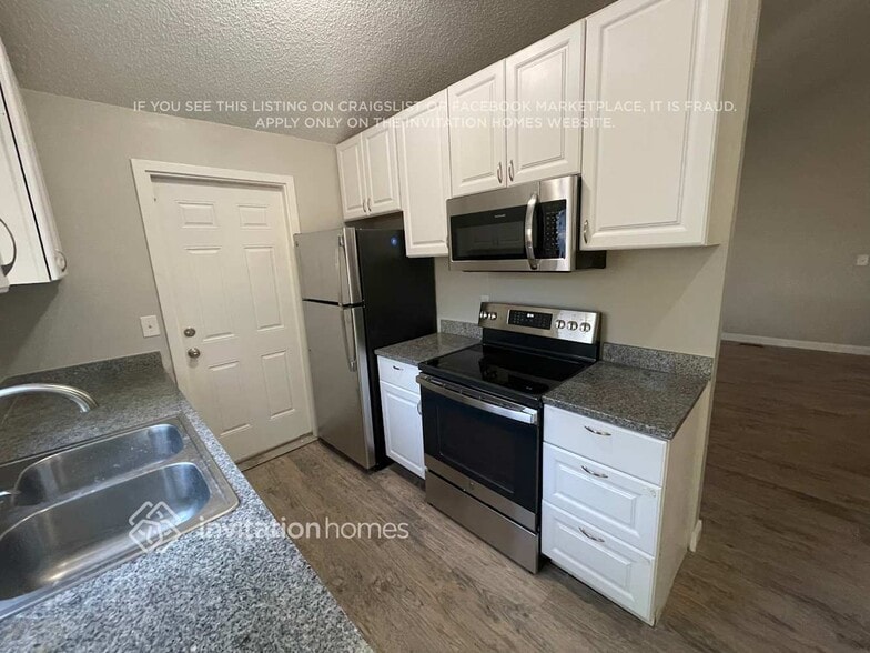 Building Photo - 17405 E Temple Dr