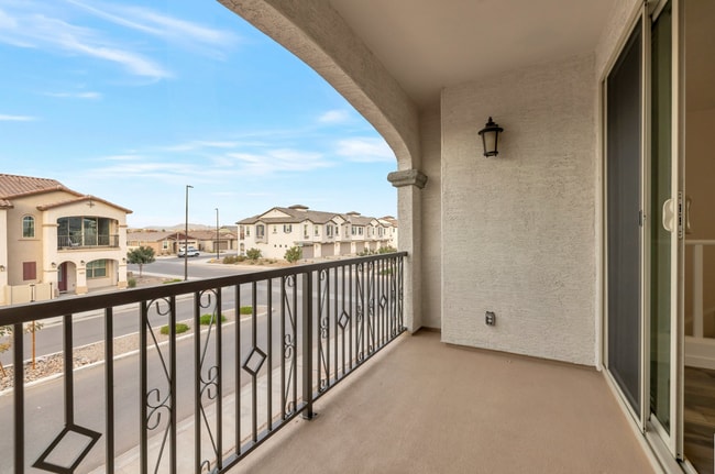 Building Photo - Brand New luxurious Model Home with 2 Master Suites in Warner Meadow