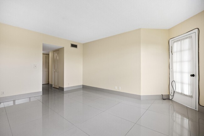 Building Photo - 3590 Via Poinciana