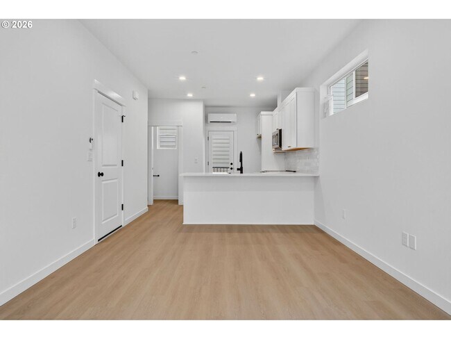 Building Photo - 4055 SW McKinley St