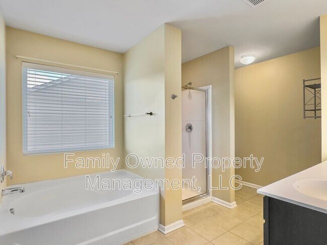 Building Photo - 1834 Chickasaw Dr