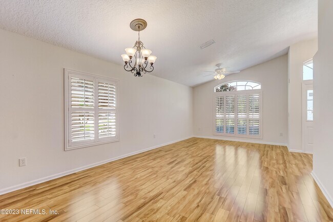 Building Photo - 608 Birchbark Trail