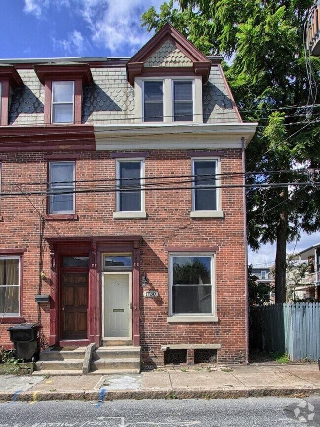 Building Photo - Beautiful 3 Bedroom on Susquehanna