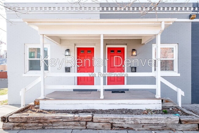 Building Photo - 2405 Tremont Pl