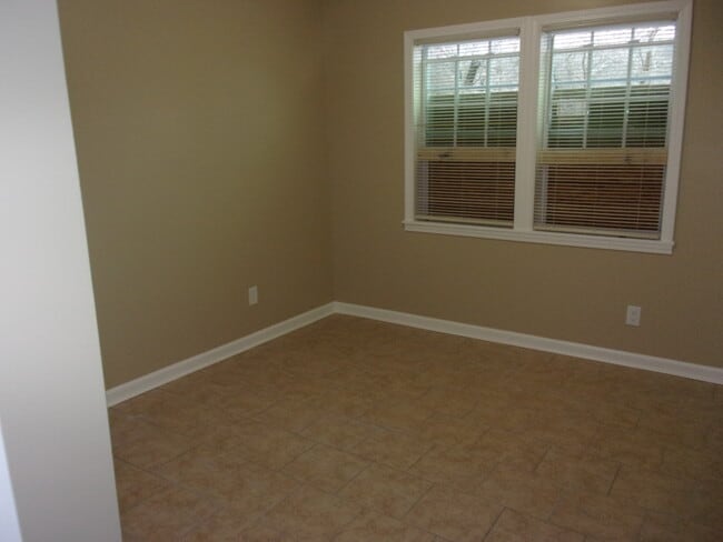 Building Photo - 1150 N McNeil St