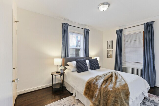 Building Photo - 1501 17th St SE