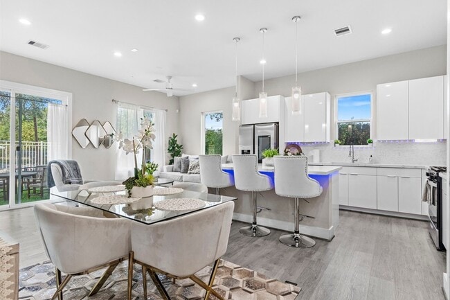 Building Photo - 851 Prosper St