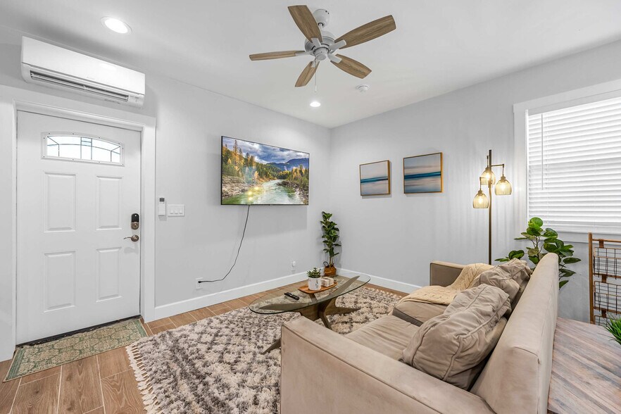 Building Photo - 905 N Tropical Trail