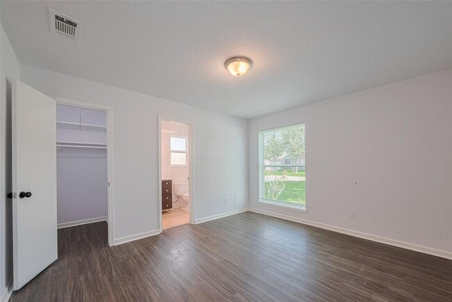 Building Photo - 7926 Jonquil Dr