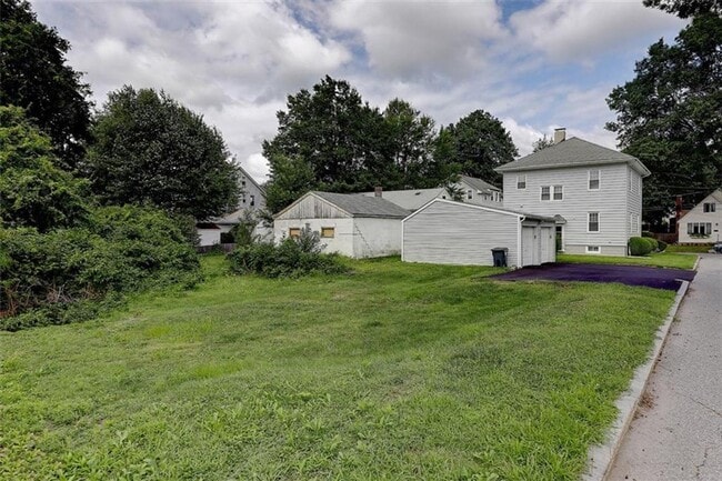 Building Photo - Providence/Elmhurst – Gorgeous Single Fami...