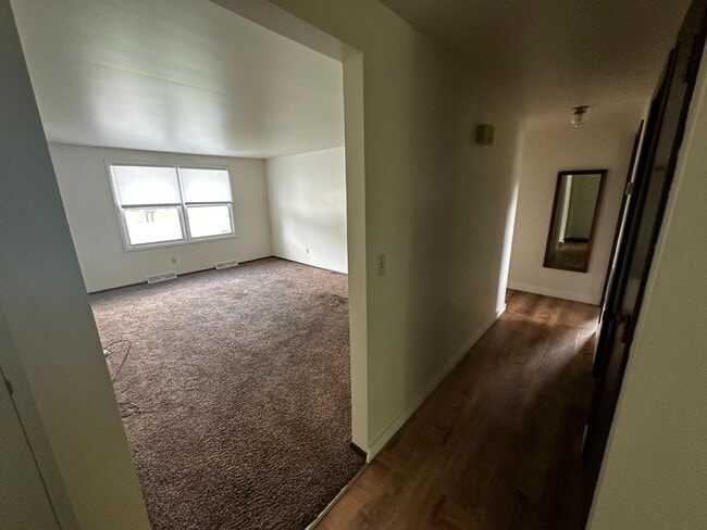 Building Photo - 1581 Biemeret St