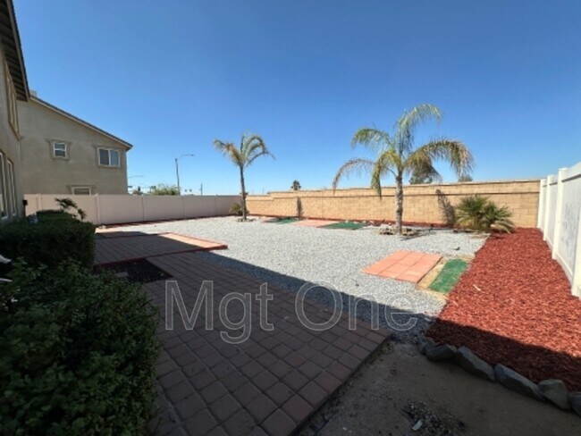 Building Photo - 1242 English Oak Way