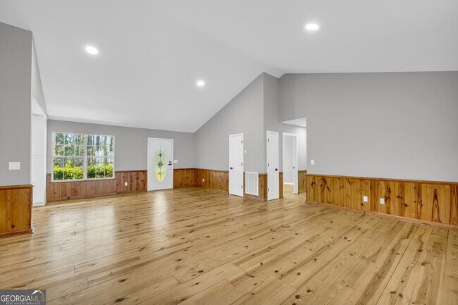 Building Photo - 106 Degrandis Ln NE