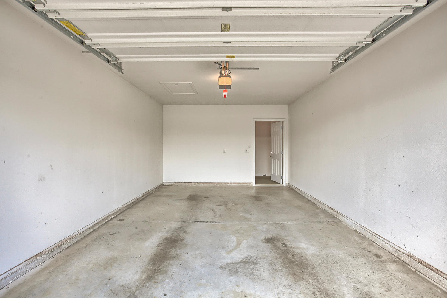 Building Photo - 703 N Prairie View Rd