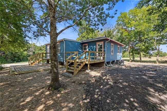 Building Photo - 2201 Cr 320