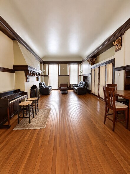 Building Photo - 167 2nd St
