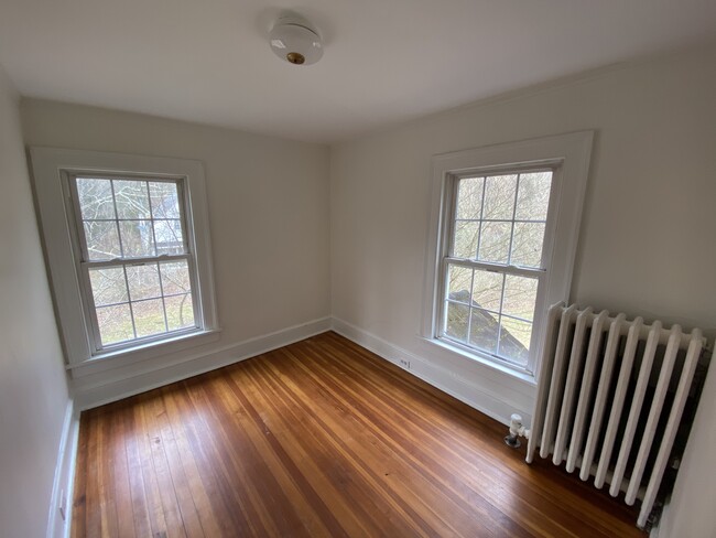 Bedroom 1 - 494 Oak Summit Rd