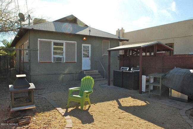 Building Photo - Spacious 3-Bedroom Home in Central Tucson