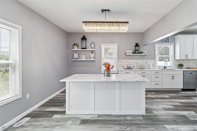 Building Photo - 1962 W 96th St