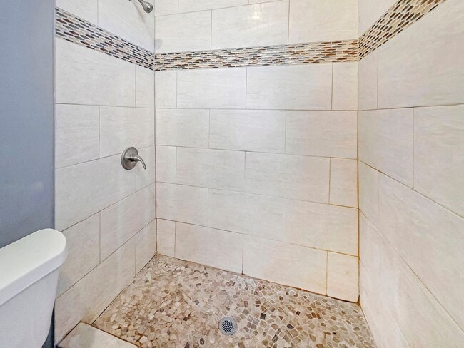 Building Photo - Recently Updated 4 Bedroom 2 Bath Ranch in the Pittsburgh area of Atlanta - Housing Vouchers Acce...