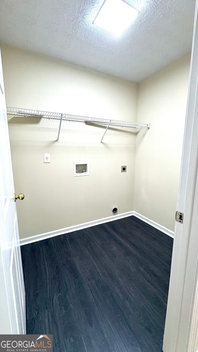 Building Photo - 2336 Pettit Dr
