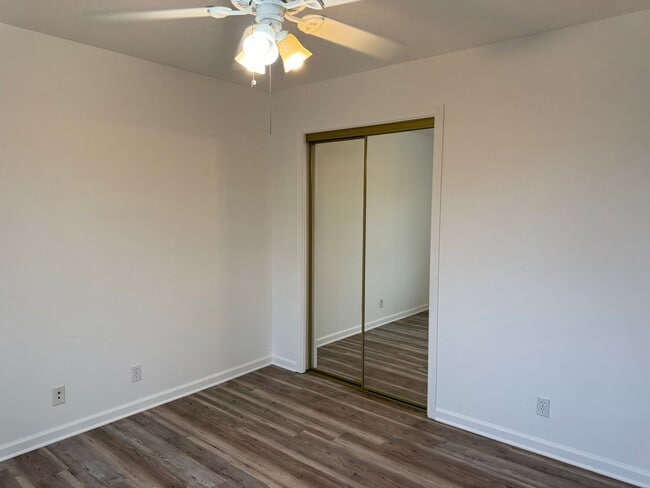 Building Photo - 3657 Rivercrest Dr