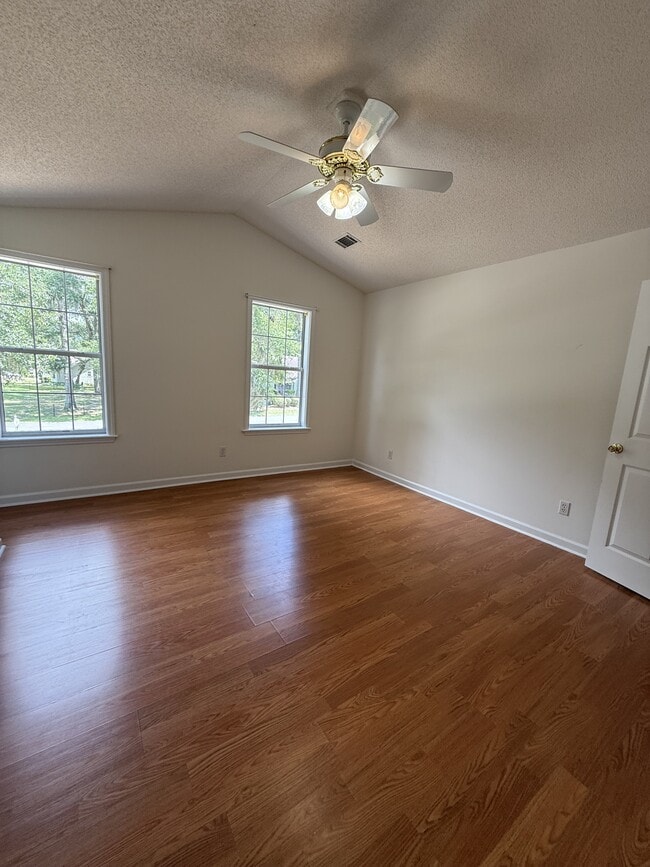 Building Photo - 7 Brickyard Hills Dr