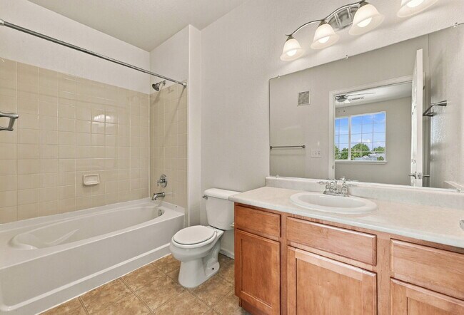 Building Photo - 2662 S Cathay Way