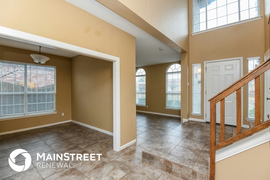 Building Photo - 2208 Havenwood Dr