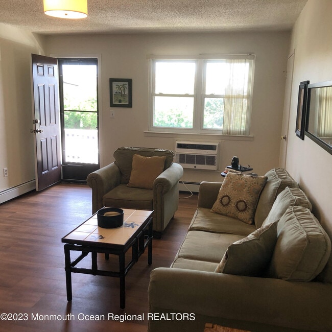 Building Photo - 6 Wharfside Dr