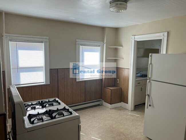 Building Photo - 12 Grove St