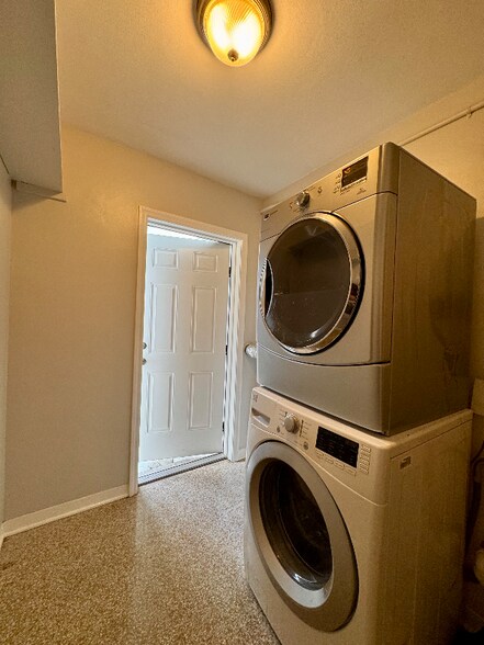 Building Photo - 4916 26th Ave S