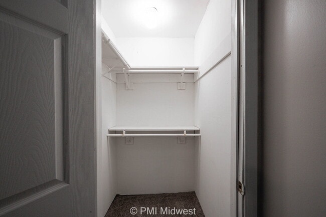 Building Photo - "Charming 3-Bed Home in Indianapolis – Coz...
