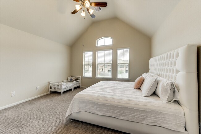 Building Photo - 8407 Hawthorn Vly Ln