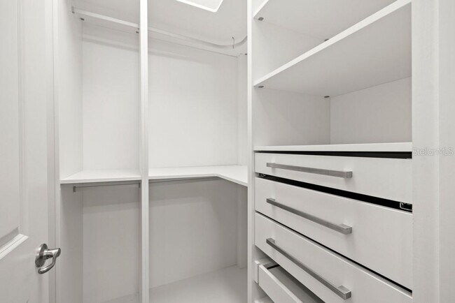 Building Photo - 15699 Panther Lake Dr