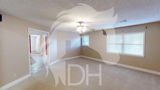 Building Photo - "Charming 3-Bed Home  in Woodward!"