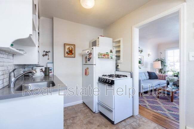 Building Photo - 2009 S 1500 E