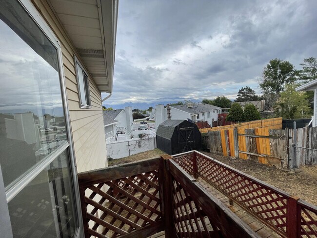 Building Photo - 6517 S Lotus Way