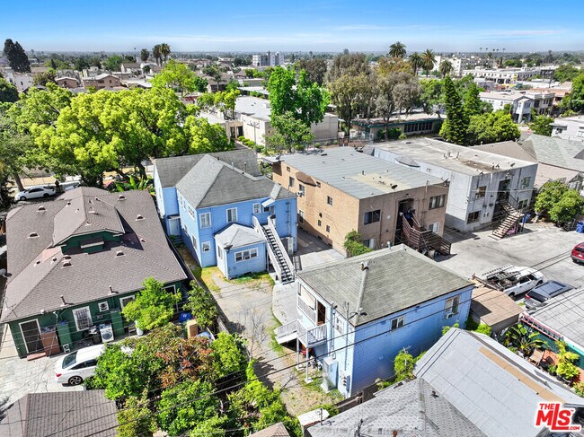 Building Photo - 851 W 41st Dr