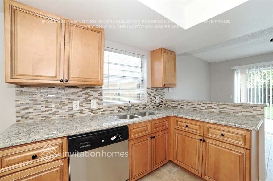 Building Photo - 1618 Crossridge Dr