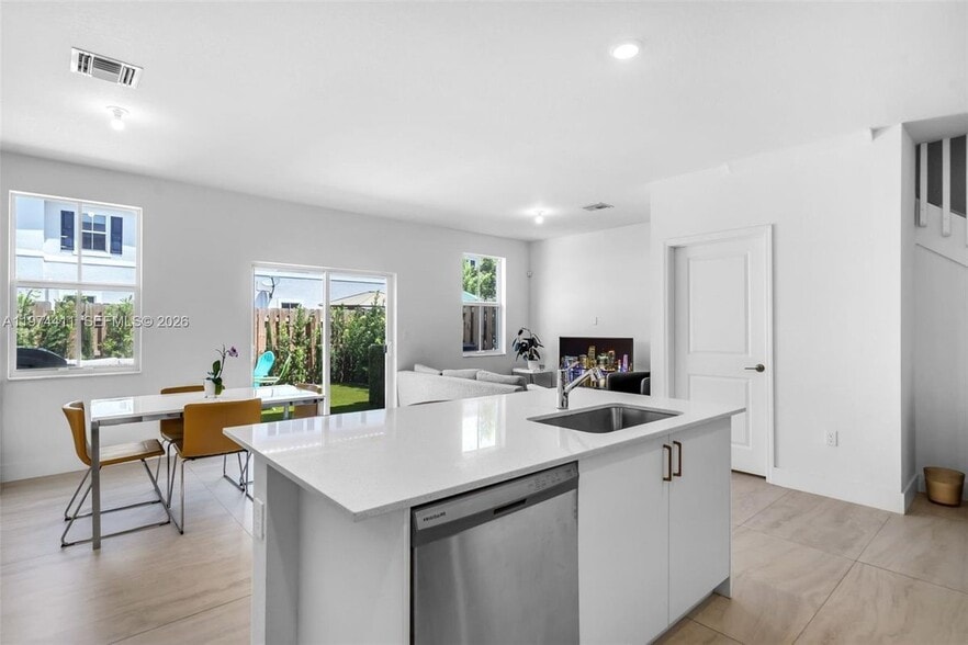 Building Photo - 11927 NW 46th St