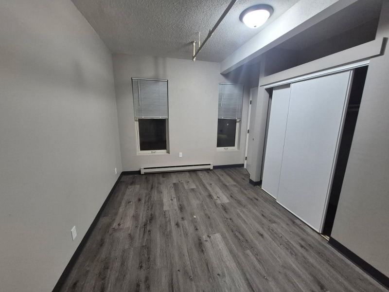 Building Photo - 301 N Riverfront Dr